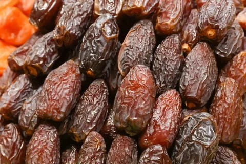 تصویر 3 از خرما پیارم حاجی آباد پوست کاغذی و شهد کاملا طبیعی